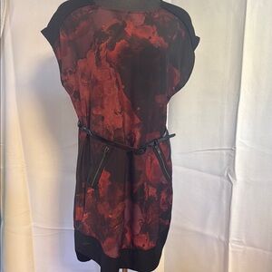 Mossimo Red & Black Raglan Sleeve Mini Dress Med, zippered pockets & belt.